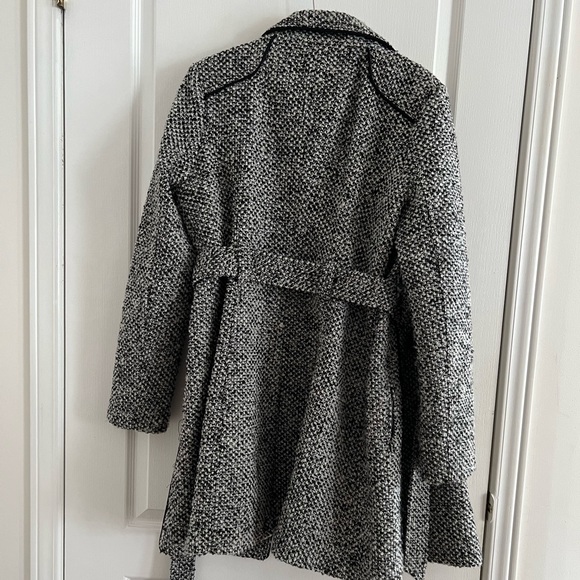 Guess Jacket - Large - Picture 5 of 5